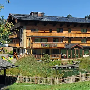 In Out Unterellmau 3*, Saalbach-Hinterglemm Oostenrijk