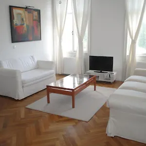  Apartment Kunsthaus